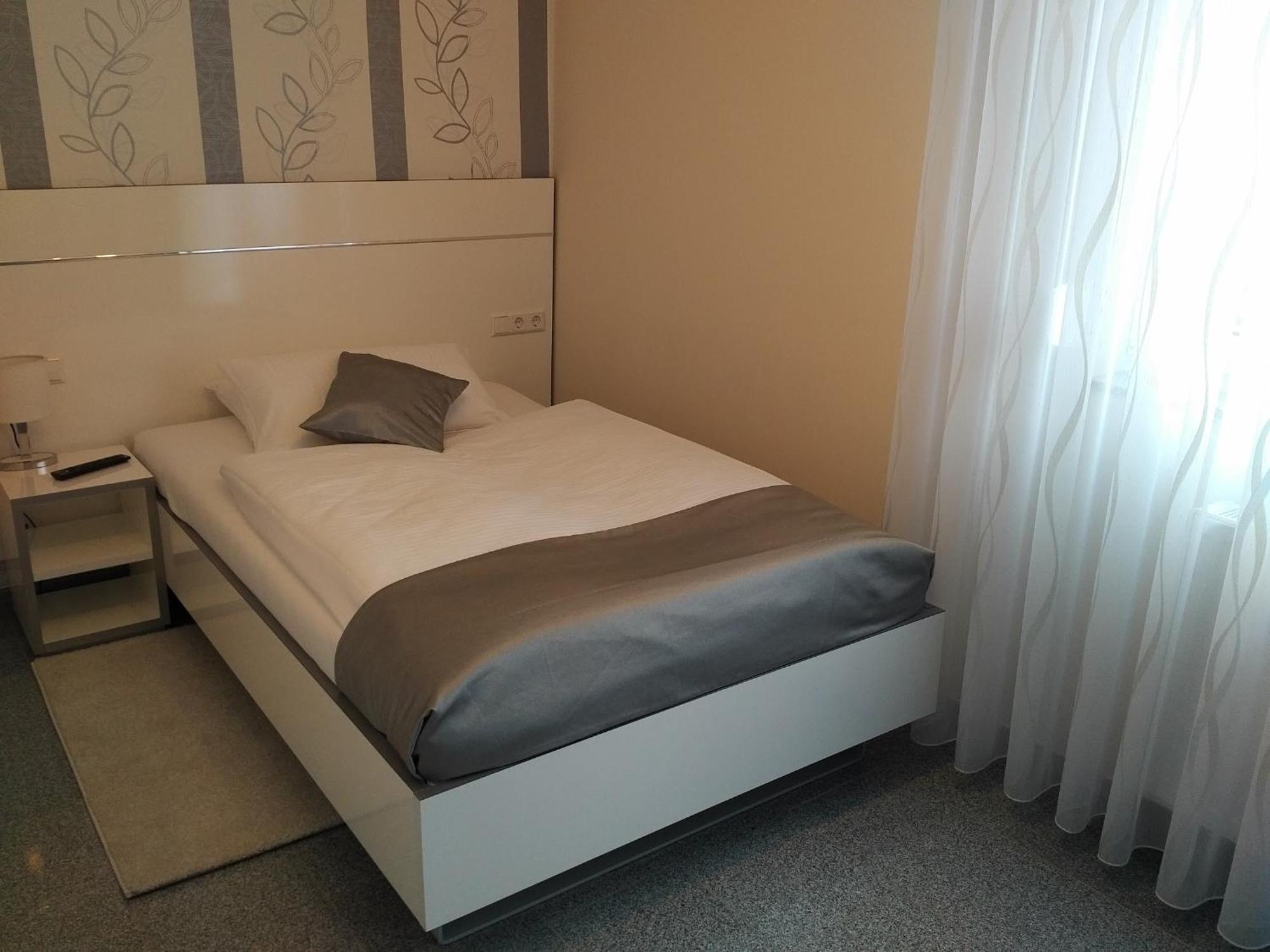 Economy Single Room